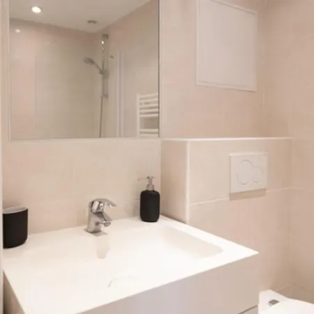 Nice Studio Near The Arc De Triomphe Paris