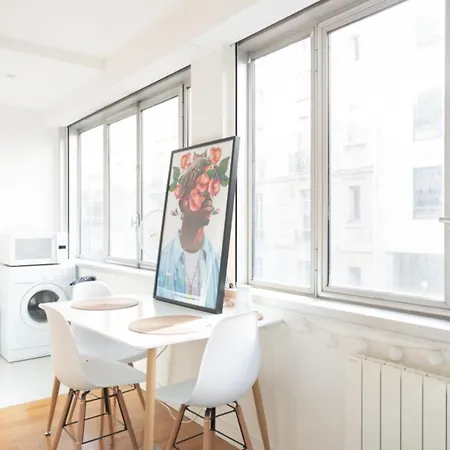 Nice Studio Near The Arc De Triomphe Paris